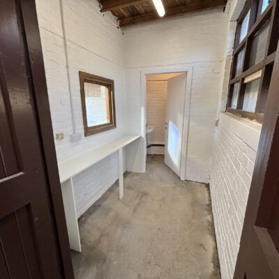 img_5292 850 sqft Workshop Unit with Secure Yard 36A Commercial Street Markinch