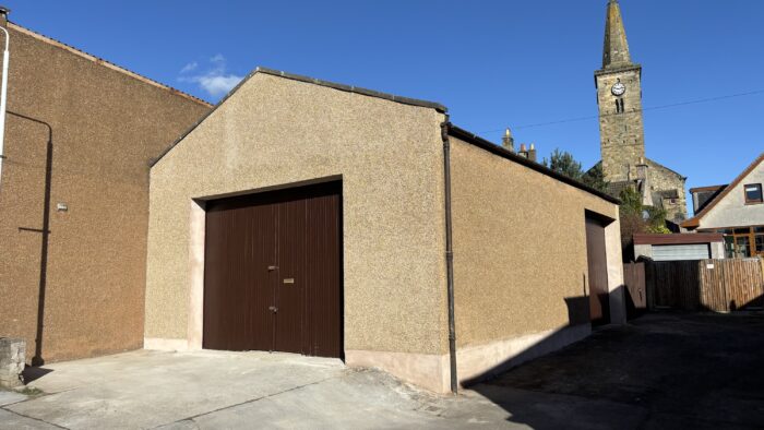 img_5299 850 sqft Workshop Unit with Secure Yard 36A Commercial Street Markinch