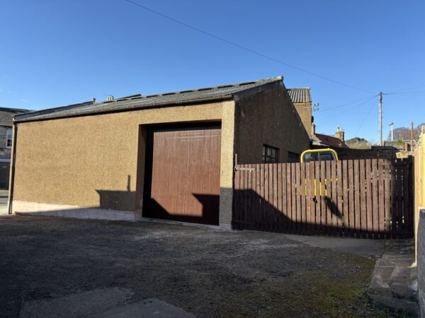 img_5302 850 sqft Workshop Unit with Secure Yard 36A Commercial Street Markinch